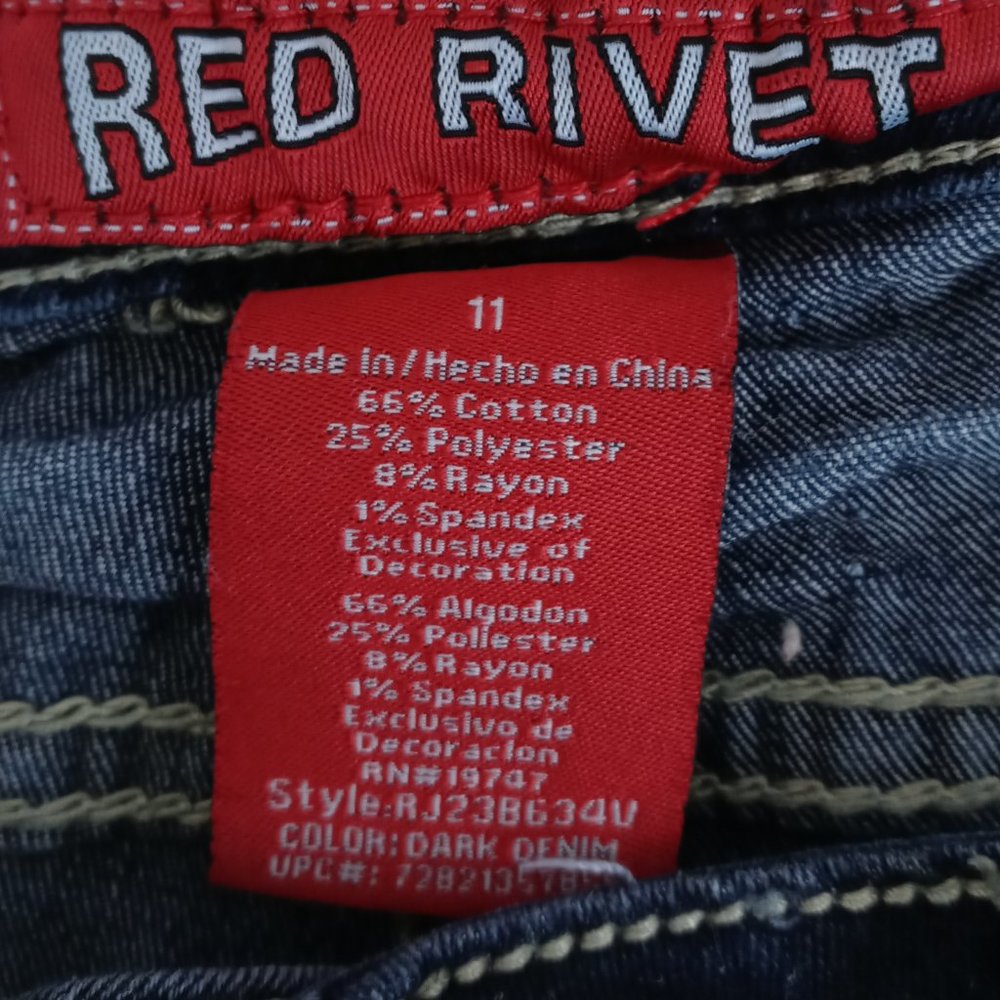 Red Rivet White Washed Ripped Capri's Size 11 - Picture 11 of 11